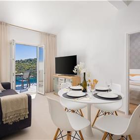 6 Bedroom Waterfront Villa with Pool in Uvala Ljubljeva near Trogir, Sleeps 12-13